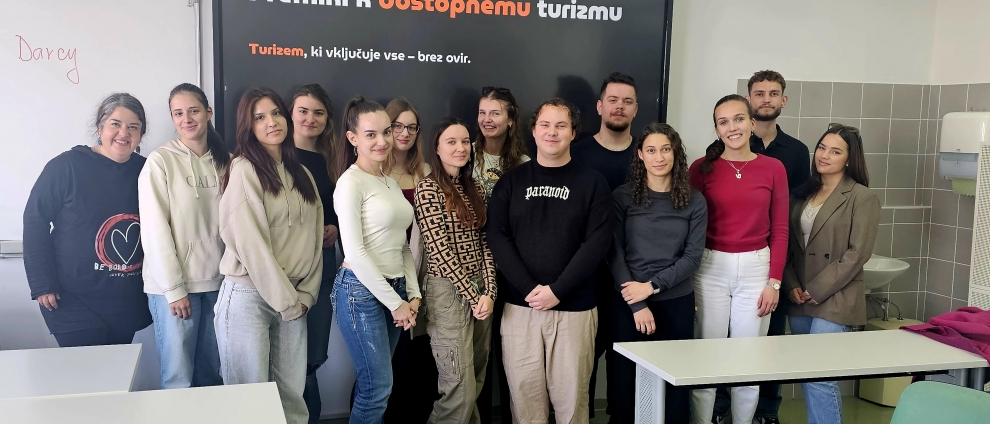 »Vključujoč turizem se začne že v predavalnici«»Po skoraj 25 letih nazaj v klopi – z novo vlogo in novo misijo«